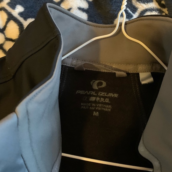 Never worn athletic running jacket - Picture 2 of 5